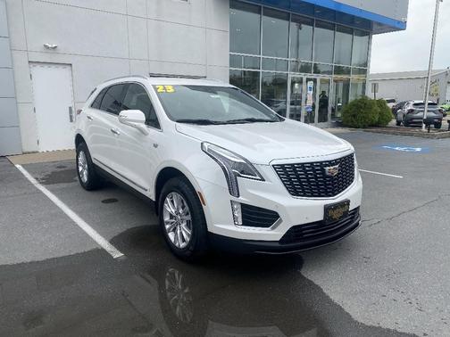 Crystal White Tri-Coat 2023 Cadillac XT5 Luxury