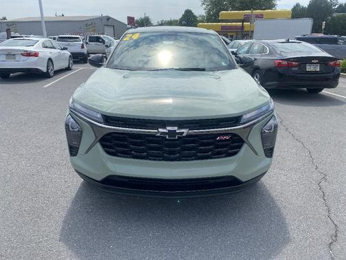 Green 2024 Chevrolet Trax 1RS