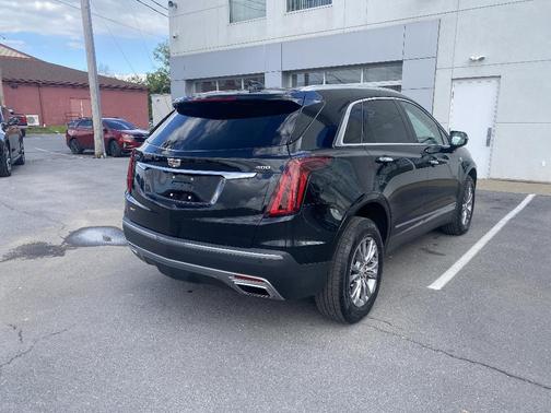 Stellar Black Metallic 2021 Cadillac XT5 Premium Luxury