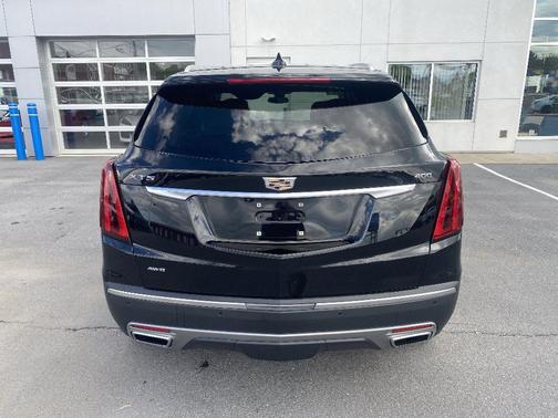 Stellar Black Metallic 2021 Cadillac XT5 Premium Luxury
