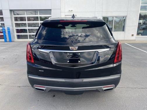 Stellar Black Metallic 2021 Cadillac XT5 Premium Luxury
