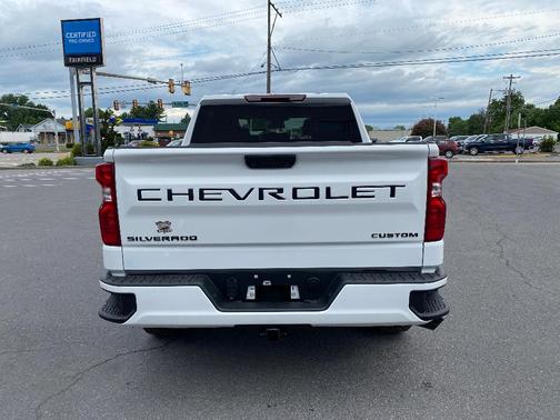 Summit White 2026 Chevrolet Silverado 1500 Custom