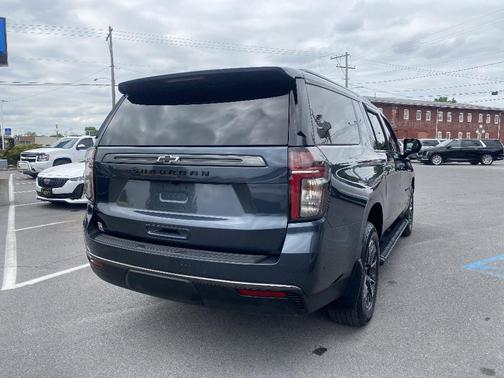 Shadow Gray Metallic 2021 Chevrolet Suburban Z71