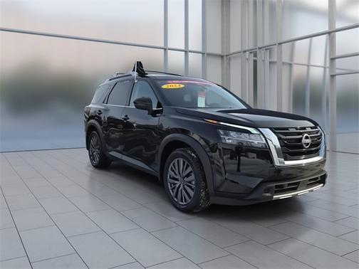 2024 Nissan Pathfinder SL
