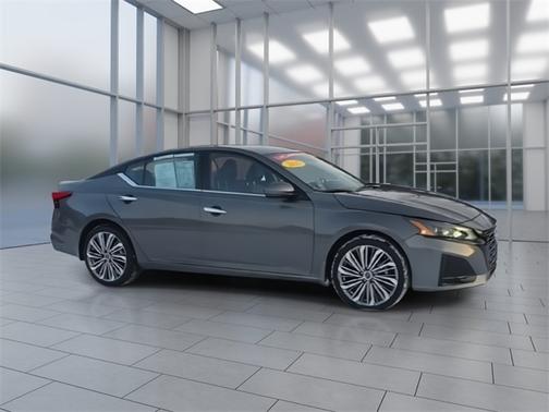 2025 Nissan Altima SL