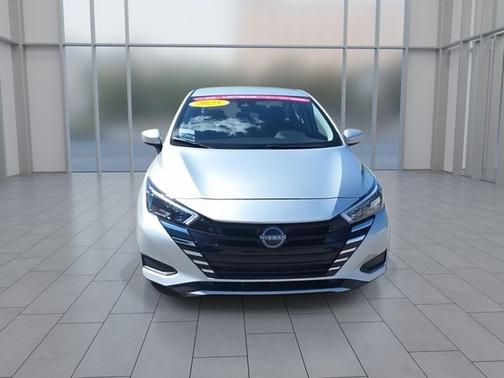Brilliant Silver Metallic 2025 Nissan Versa 1.6 SV