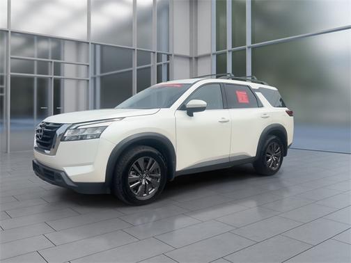 2022 Nissan Pathfinder SV