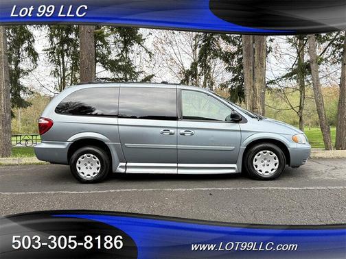 2004 Chrysler Town & Country WHEELCHAIR 108K MILES SIDE LOAD RAMP