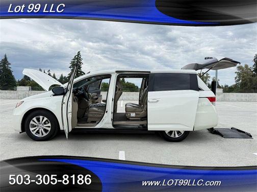 White 2015 Honda Odyssey EX-L
