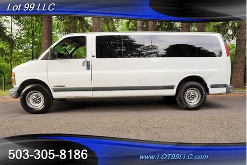 Summit White 2002 Chevrolet Express 3500