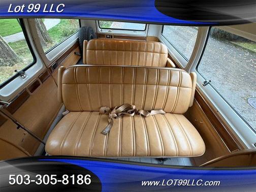 White 1985 Dodge Ram Van