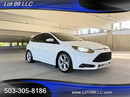 White 2013 Ford Focus ST Base