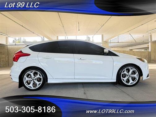 White 2013 Ford Focus ST Base