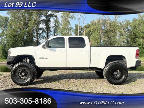 White 2009 GMC Sierra 2500 SLT