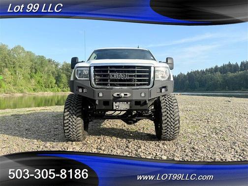 White 2009 GMC Sierra 2500 SLT