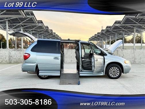 2005 Chrysler Town & Country Touring