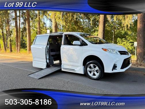 2020 Toyota Sienna LE
