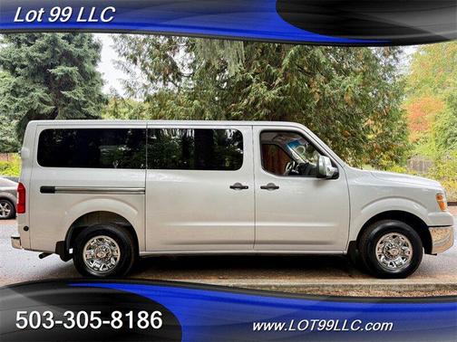2021 Nissan NV Passenger NV3500 HD SV V6/SV V8