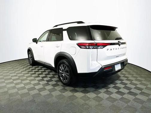 2024 Nissan Pathfinder SV 4WD