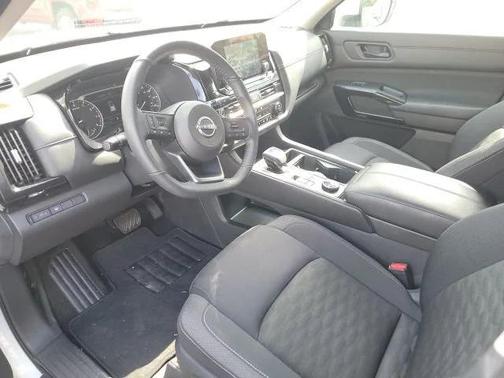2024 Nissan Pathfinder SV 4WD