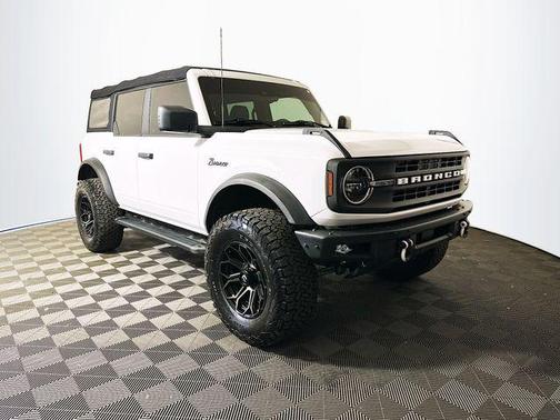 Oxford White 2022 Ford Bronco Black Diamond