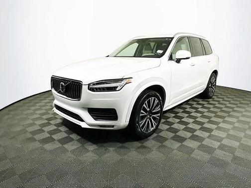 2020 Volvo XC90 T6 Momentum