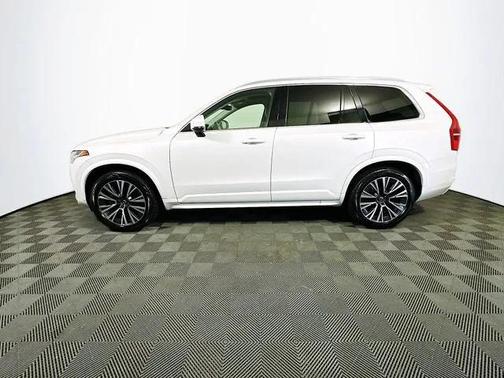 2020 Volvo XC90 T6 Momentum