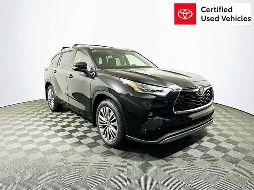 2022 Toyota Highlander Platinum