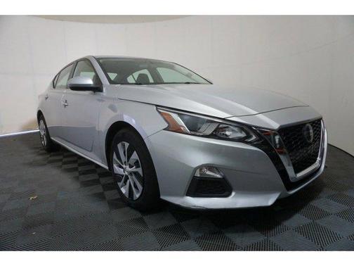 Photo 1 of 31 of 2019 Nissan Altima 2.5 S