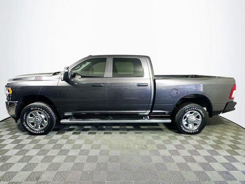 2024 RAM 2500 Tradesman Crew Cab 4x4 6'4' Box