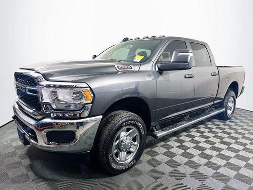 2024 RAM 2500 Tradesman Crew Cab 4x4 6'4' Box