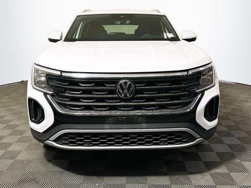 2025 Volkswagen Atlas Cross Sport 2.0T SE w/Technology 4MOTION