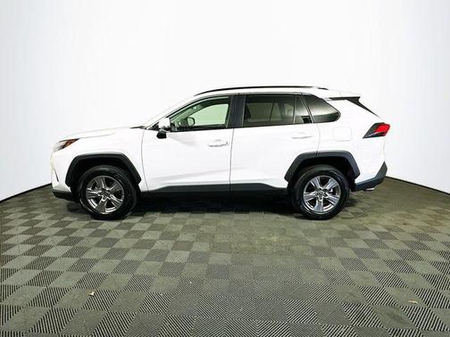 Ice Cap 2025 Toyota RAV4 XLE