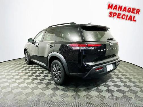2023 Nissan Pathfinder SV FWD