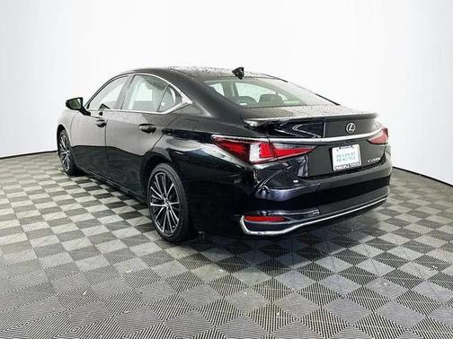 2024 Lexus ES 300h Base