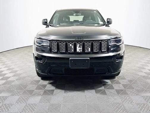 2022 Jeep Grand Cherokee Laredo