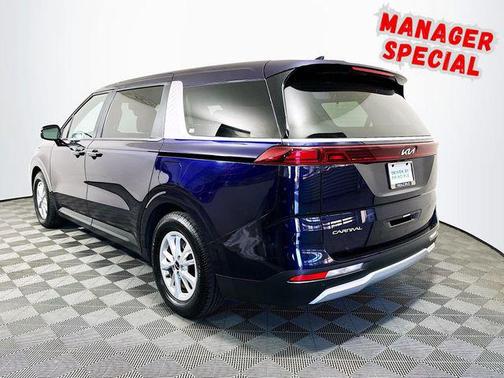 2024 Kia Carnival LX