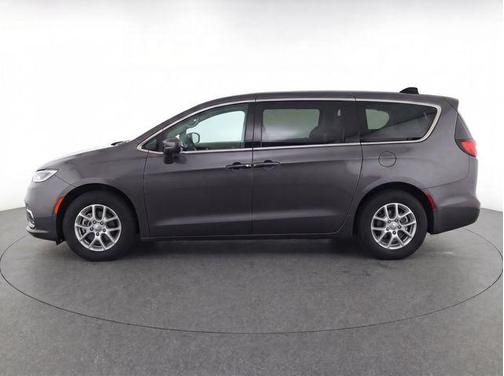 Granite Crystal Metallic Clearcoat 2023 Chrysler Pacifica Touring L