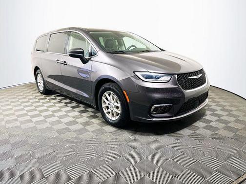 Granite Crystal Metallic Clearcoat 2023 Chrysler Pacifica Touring L
