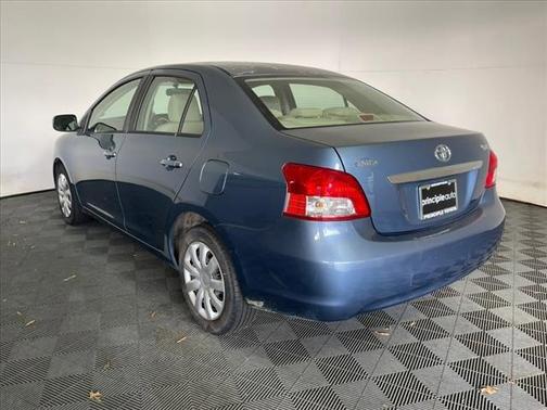 Photo 4 of 15 of 2007 Toyota Yaris Base