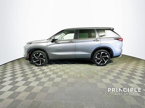 2023 Mitsubishi Outlander SE