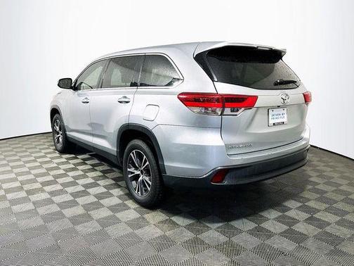 2019 Toyota Highlander LE I4