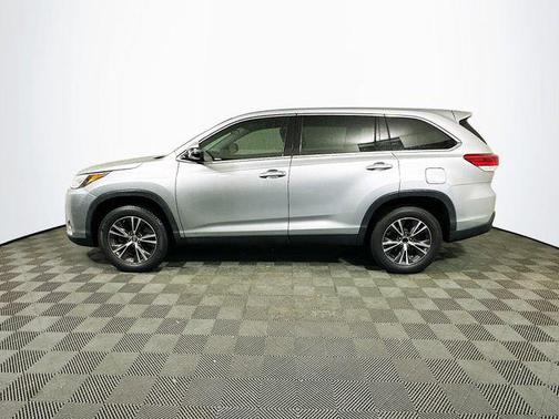 2019 Toyota Highlander LE I4