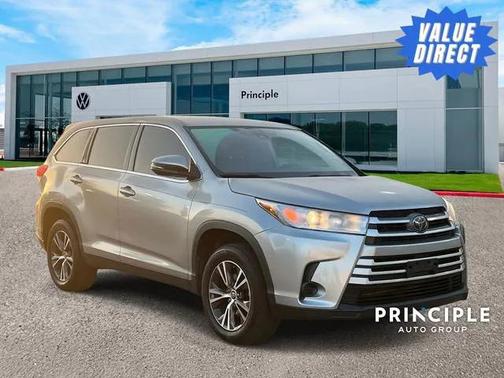2019 Toyota Highlander LE I4