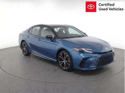 Ocean Gem/Midnight Black Metallic 2025 Toyota Camry XSE