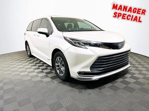 2021 Toyota Sienna XLE
