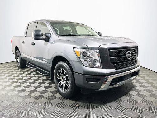 2024 Nissan Titan SV