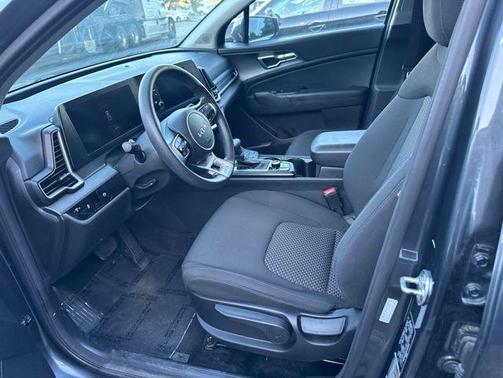 Gravity Gray 2024 Kia Sportage LX