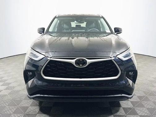 2025 Toyota Highlander LE