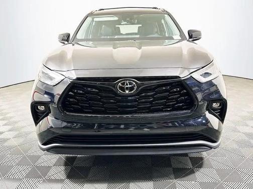 2025 Toyota Highlander Hybrid XLE